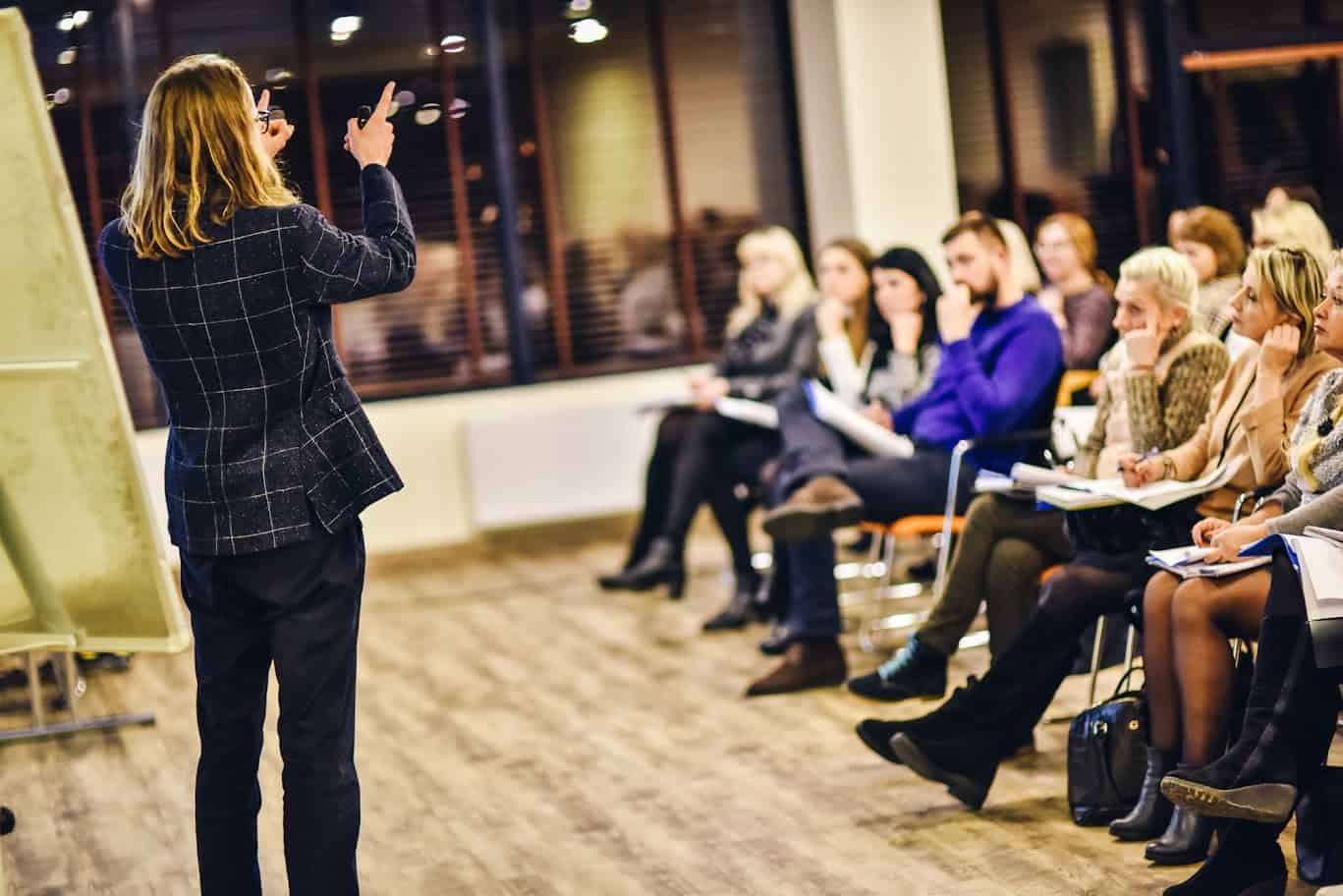 顔読みの基礎をリモートでトレーニング